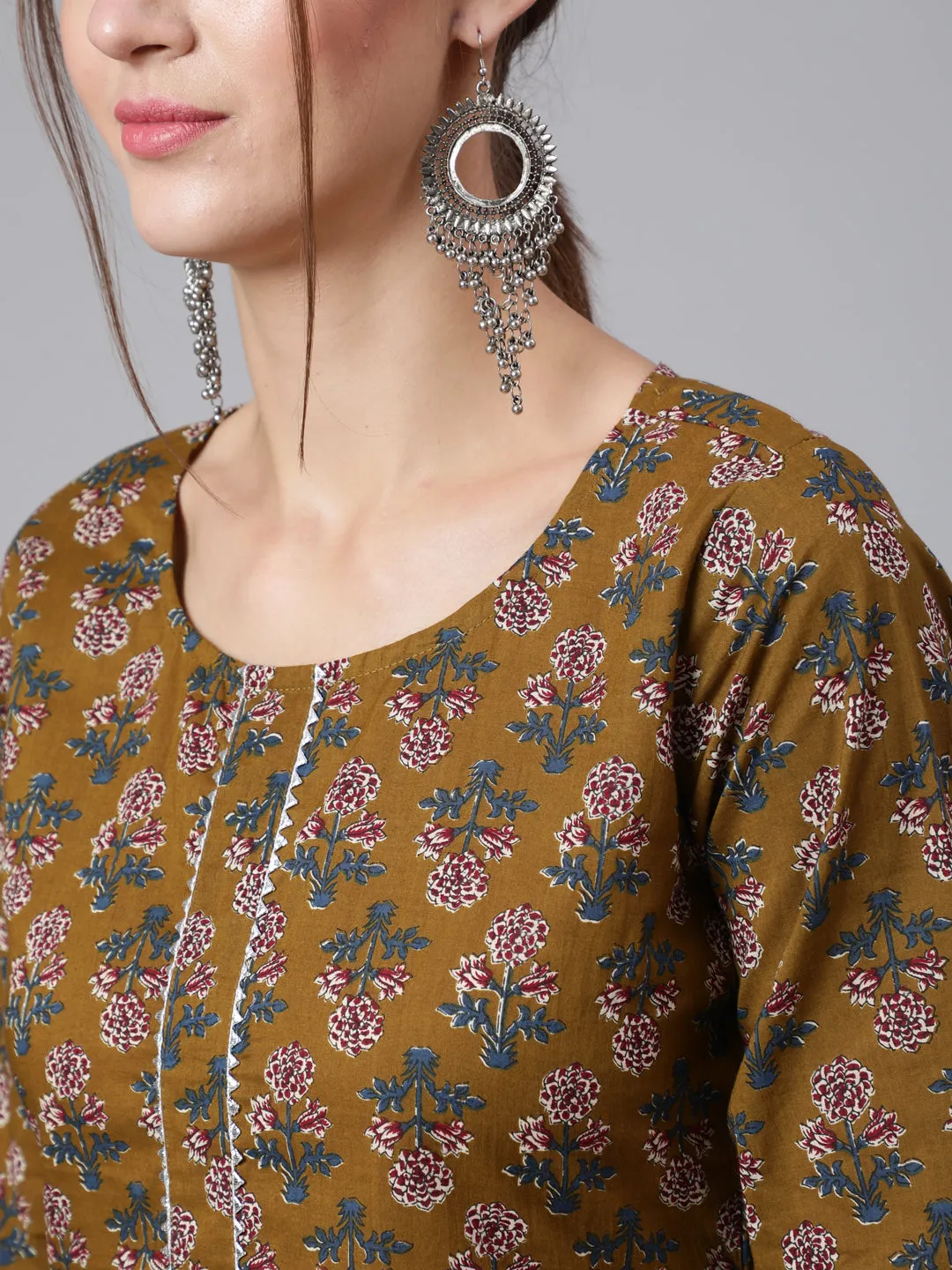 Women Brown Printed Straight Kurta With Three Quarter Sleeves