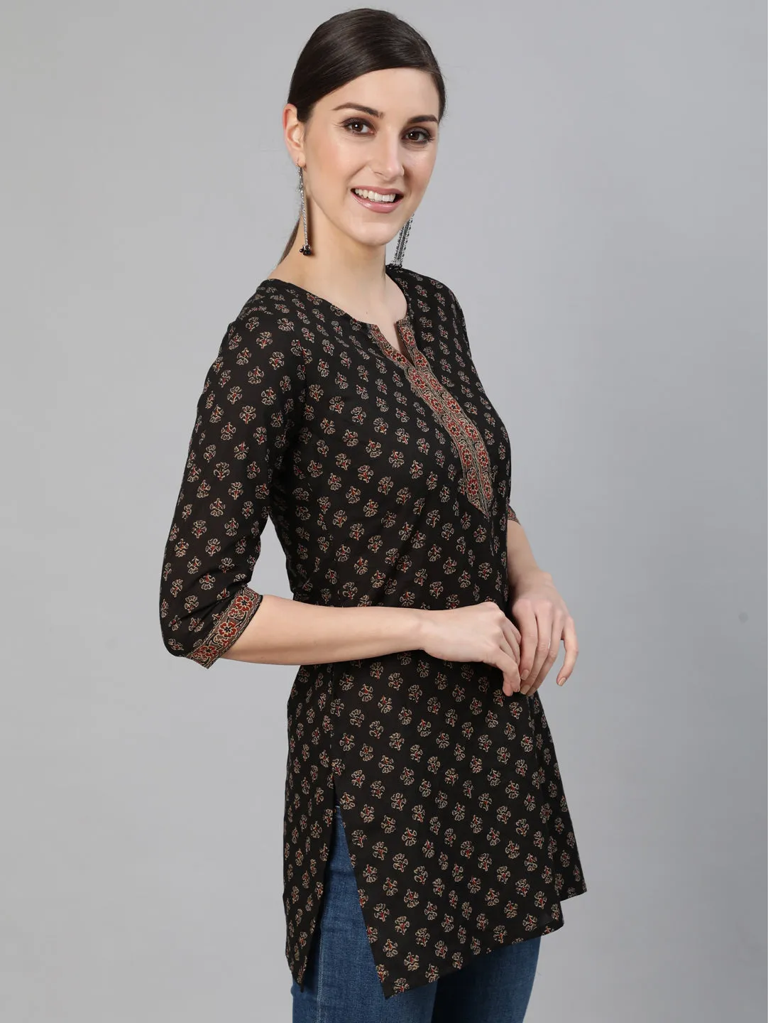 Women Brown Printed Straight Tunic With Three Quarter Sleeves