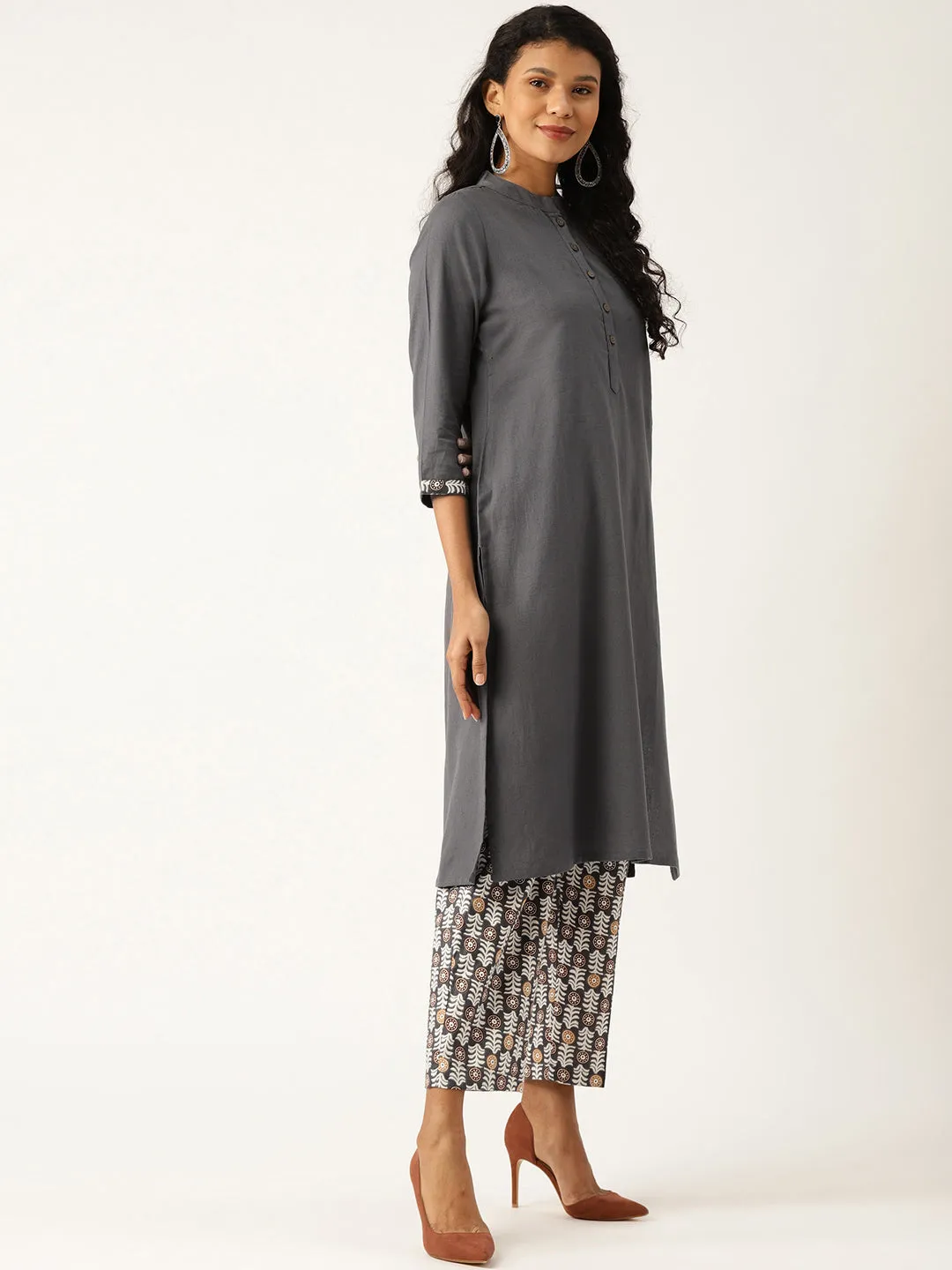 Women Grey Floral Straight Kurta With Pants